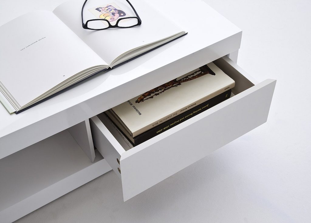 Table basse carrée blanc laqué avec rangement