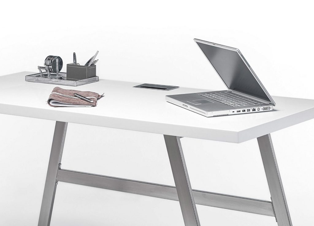 Table d'ordinateur portable blanche
