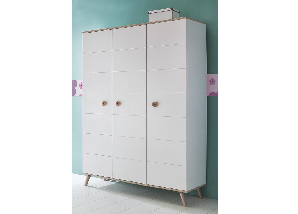 Armoire enfant blanche & déco bouton de veste