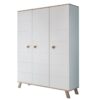 Armoire enfant blanche & déco bouton de veste