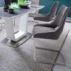 Chaise de séjour grise au style design moderne