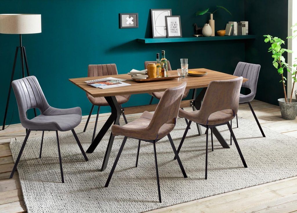 Table de repas en bois rectangulaire