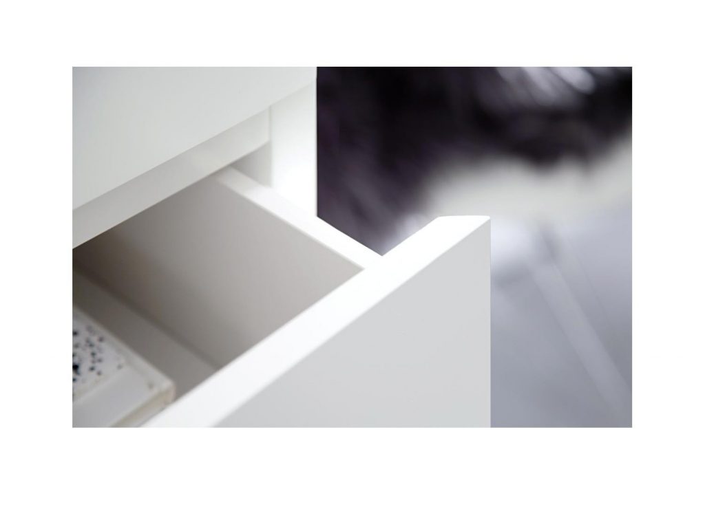 Commode haute bois blanc laqué
