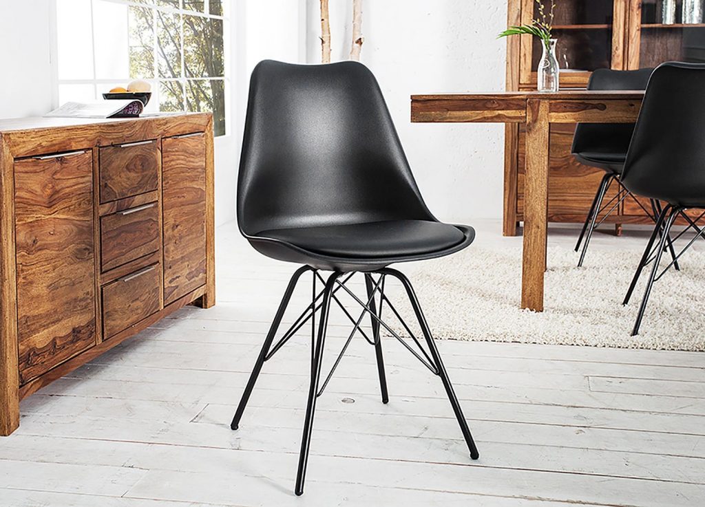 Chaises salle à manger noires matelassées cuir