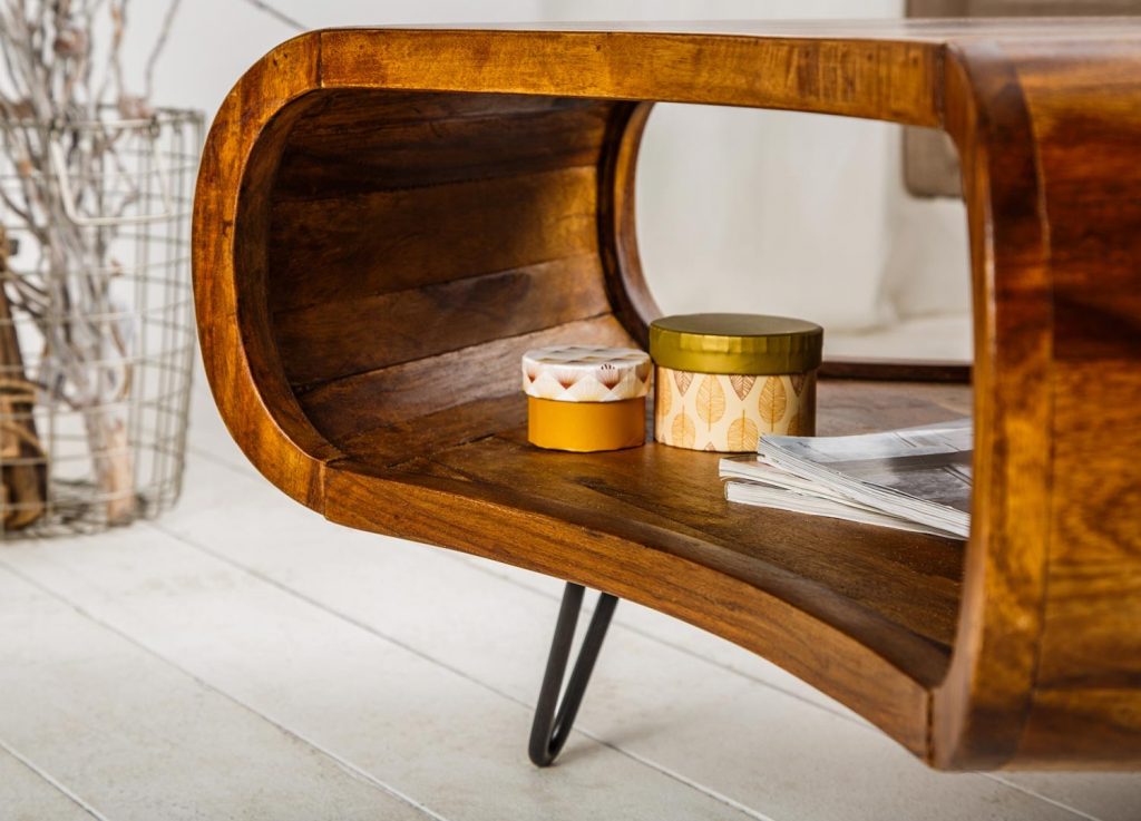 Table basse design en bois / Pieds noirs