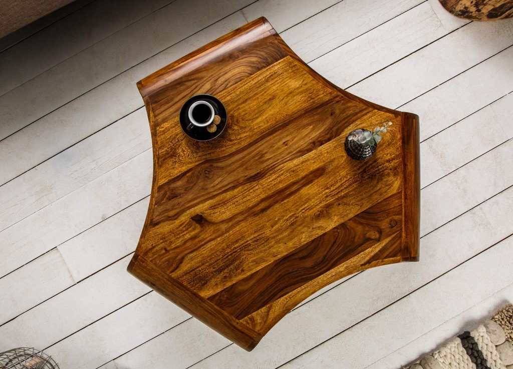 Table basse design en bois / Pieds noirs