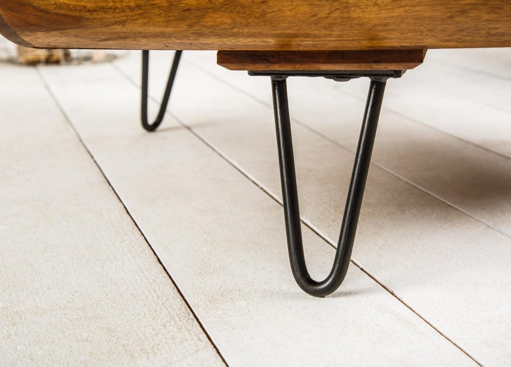 Table basse design en bois / Pieds noirs