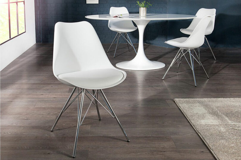 Chaise de salle à manger en blanc