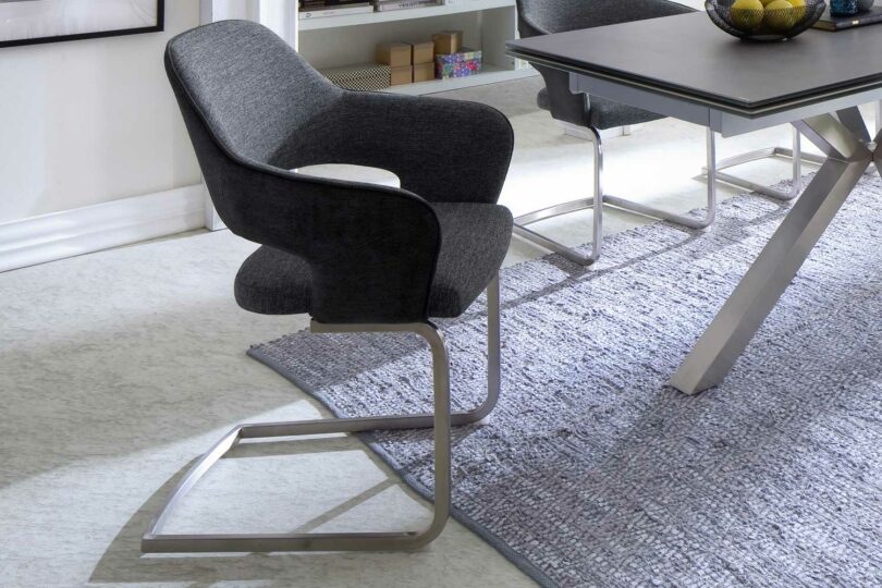 Chaise de salle à manger en tissu design