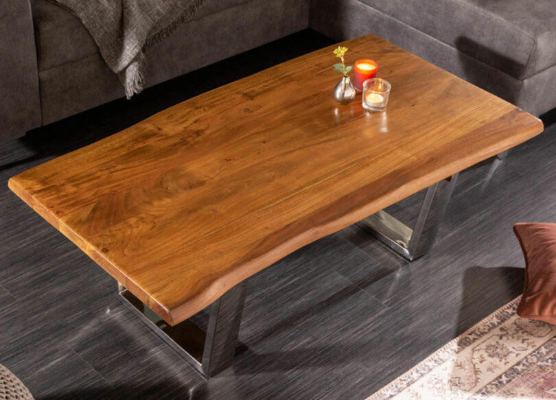 Table de salon en bois massif