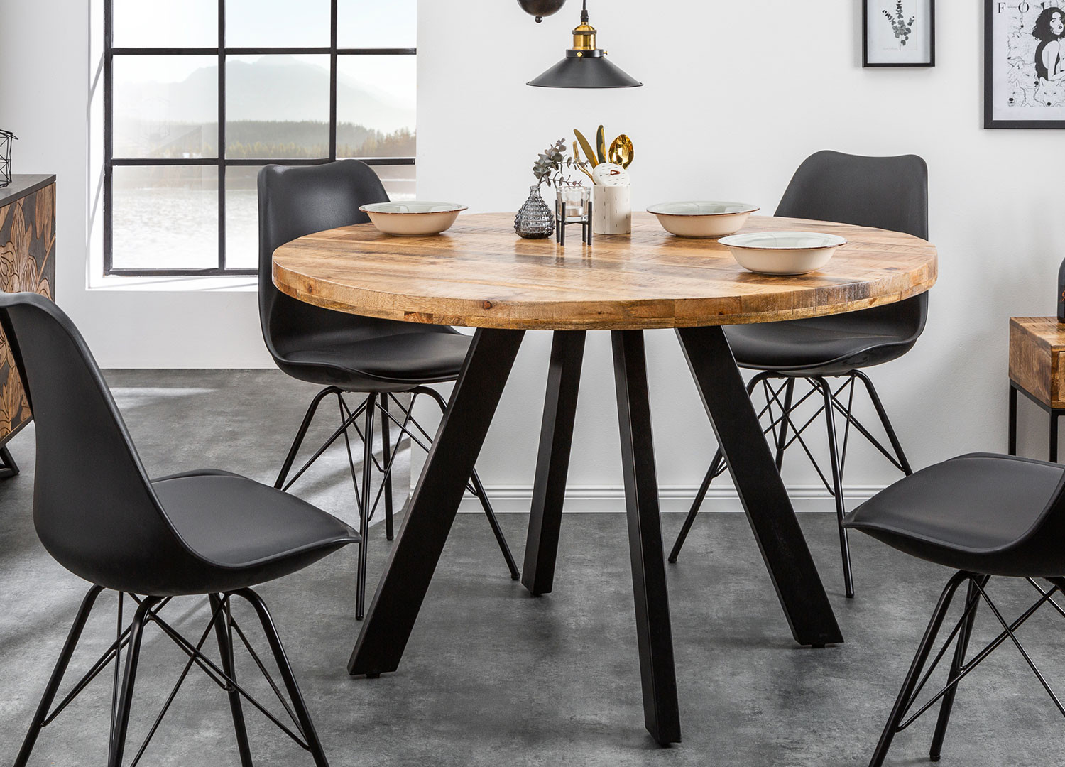 Table de repas ronde pour 4 personnes en bois massif de manguier