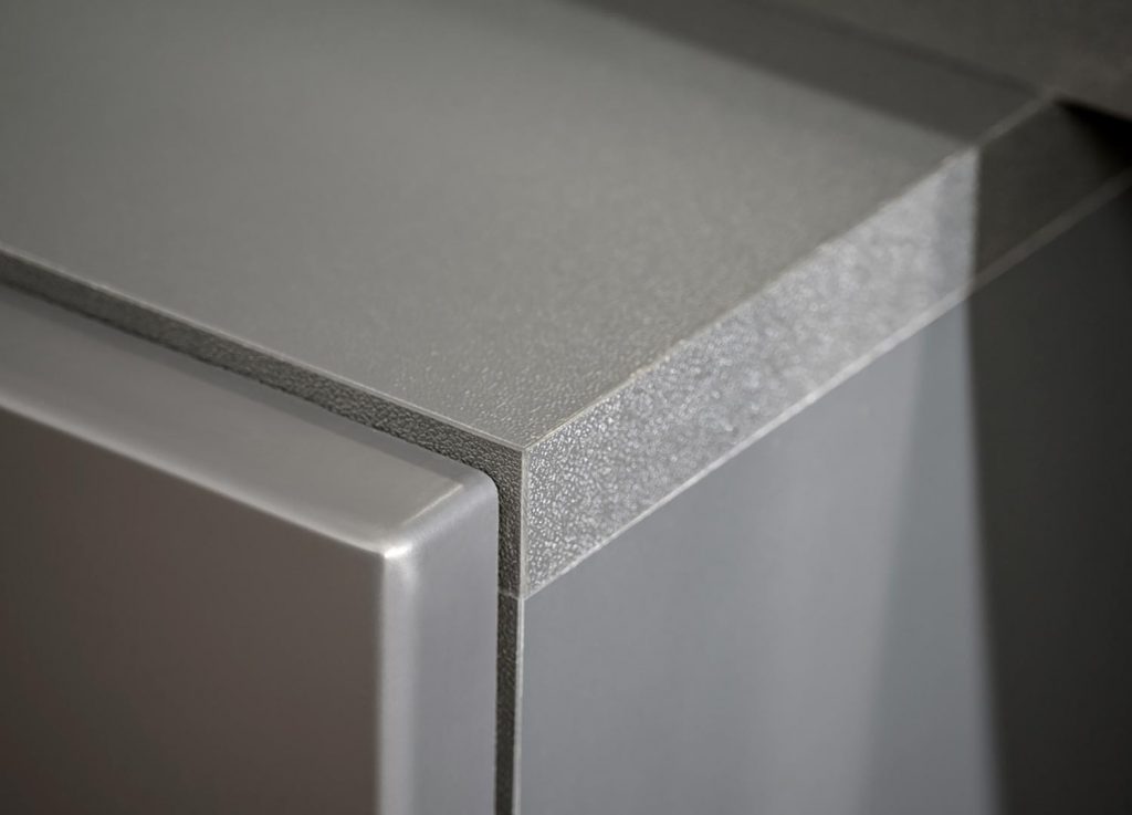 Meuble télé bas avec étagère design gris laqué