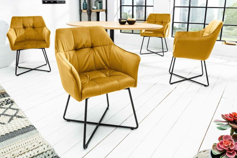 Chaise de séjour en velours doré design