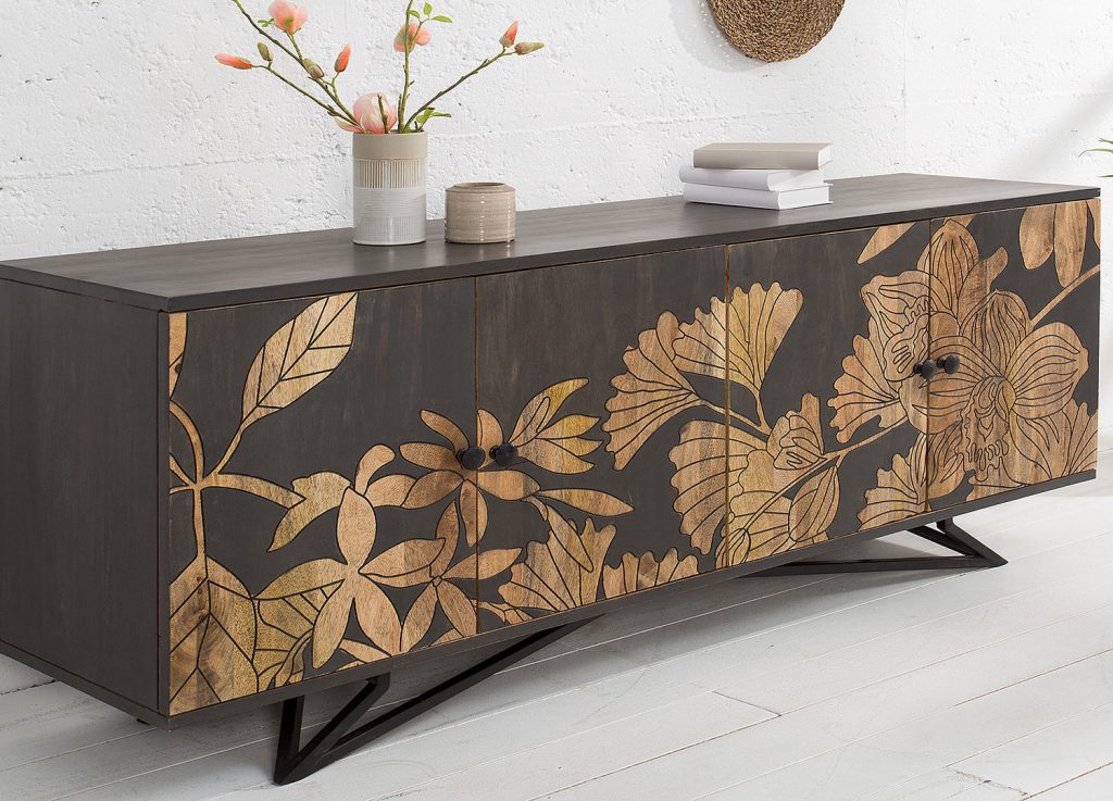 Buffet bois massif avec ornement design