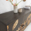 Buffet bois massif avec ornement design