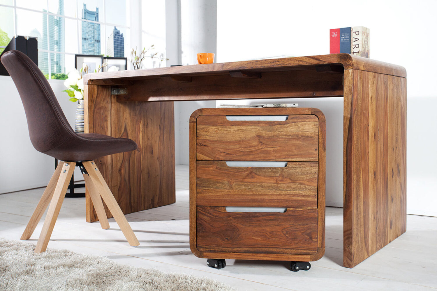 Bureau bois massif verni design