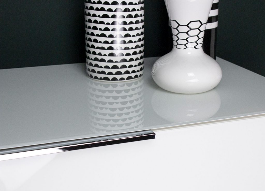 Meuble commode blanc et verre
