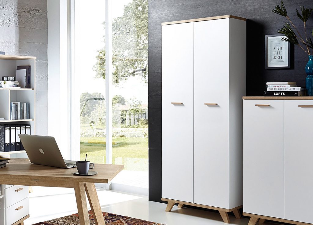 Grande armoire blanche laquée et bois