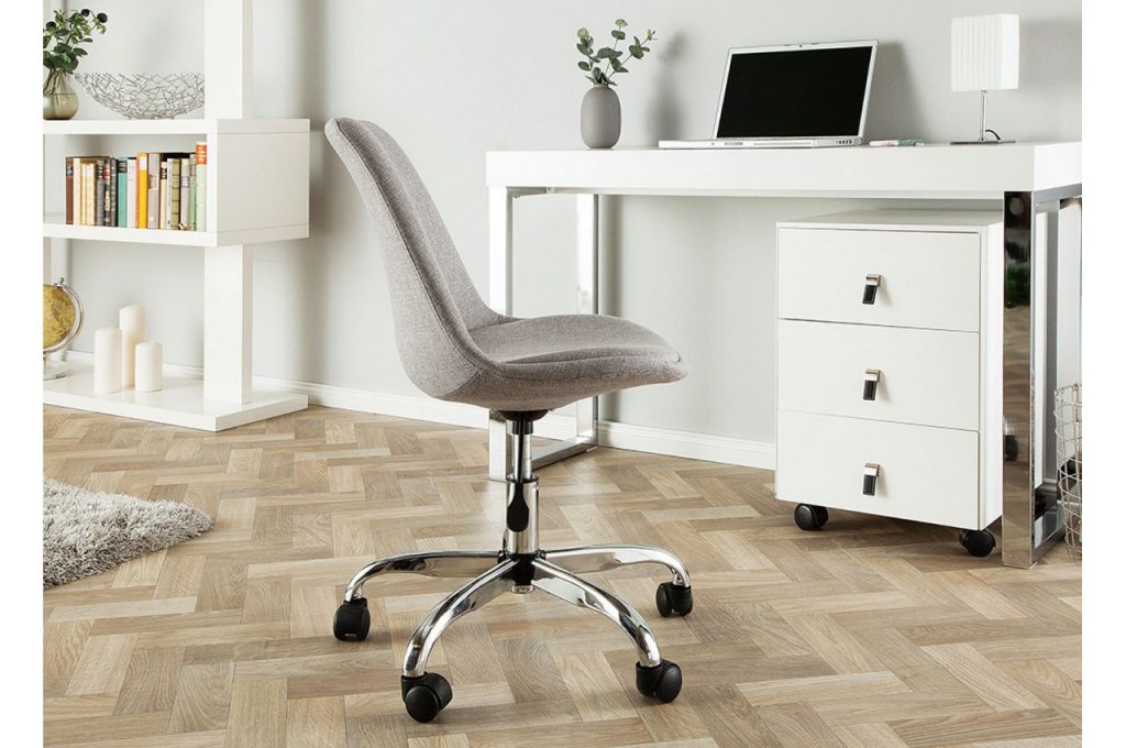 Chaise de bureau coque grise scandinave