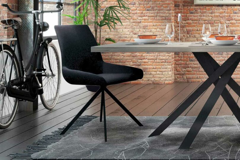 Chaise de séjour noir industrielle