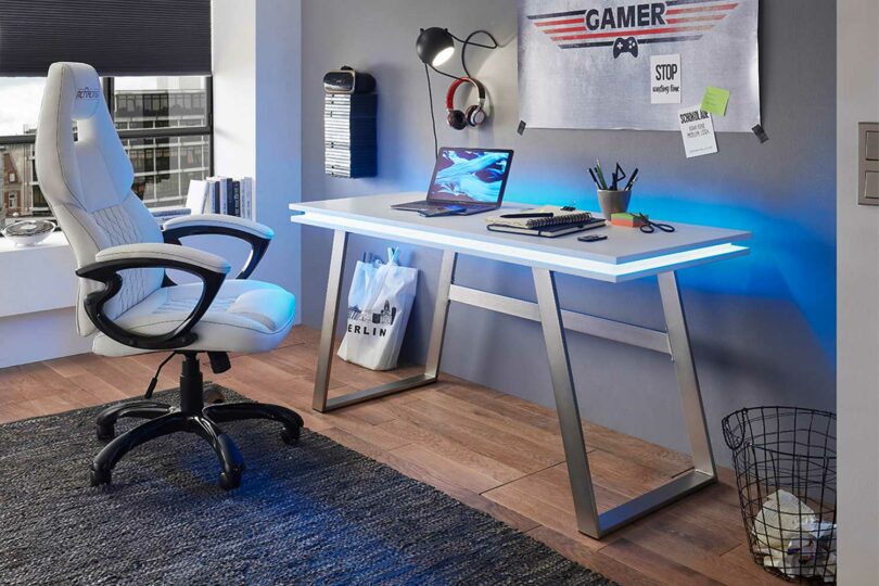 Chaise gaming blanche design