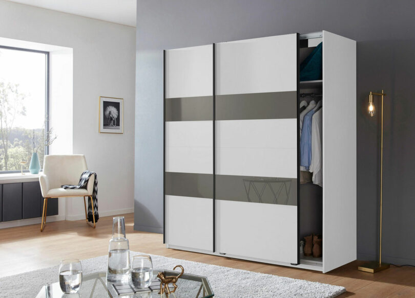 Armoire blanche et verre gris penderie et rangement