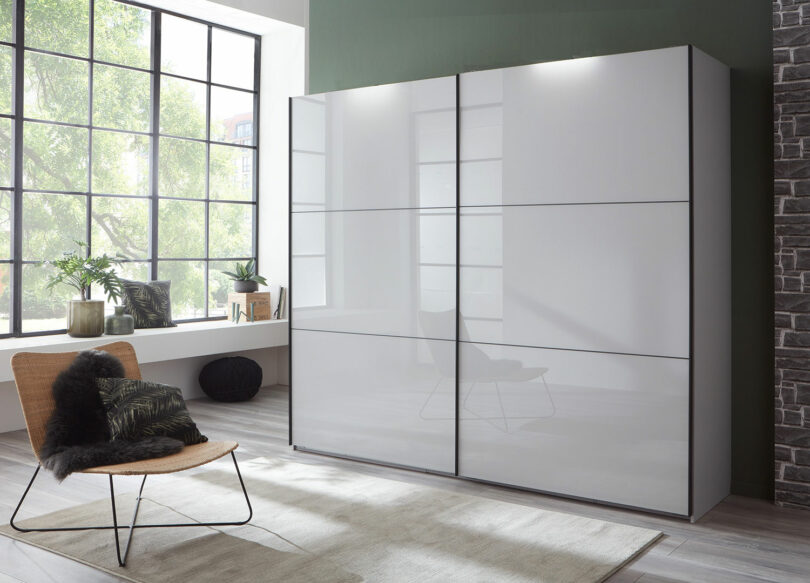 Armoire de chambre verre gris clair de  portes coulissantes