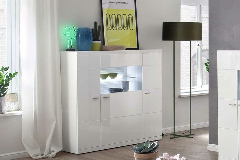 Meuble buffet design en blanc avec sérigraphies