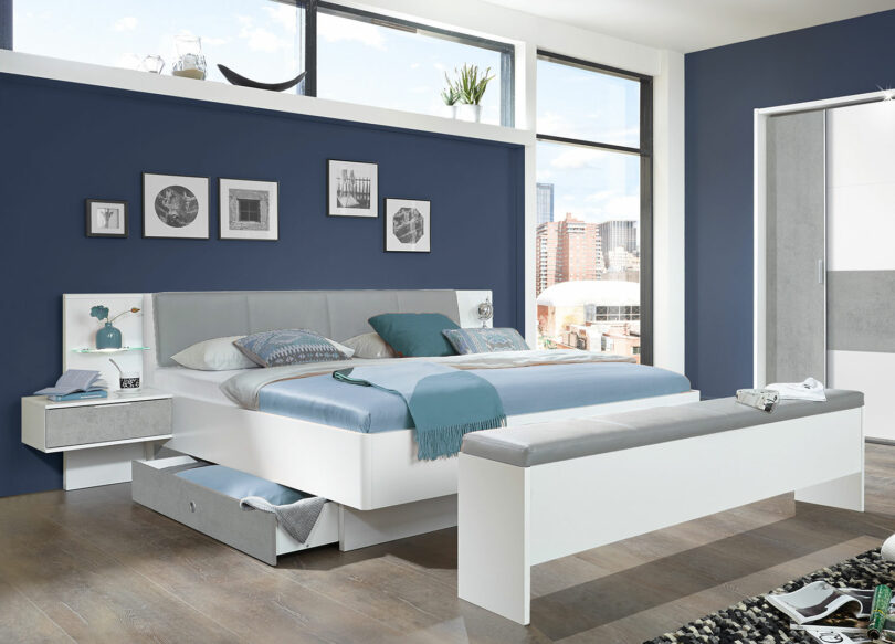 Lit adulte design avec chevet suspendu