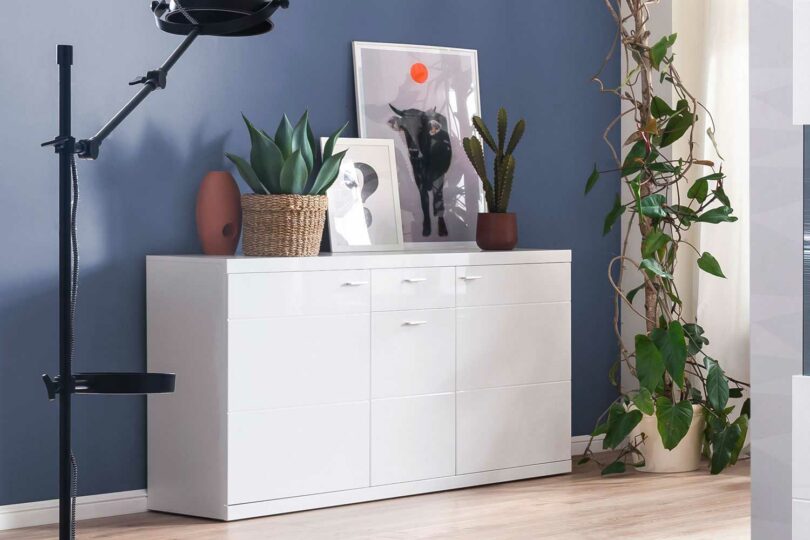 Meuble bahut long en blanc laqué