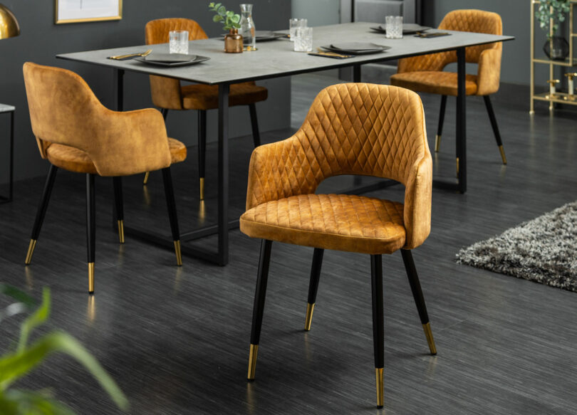 chaise moderne en velours avec accoudoirs