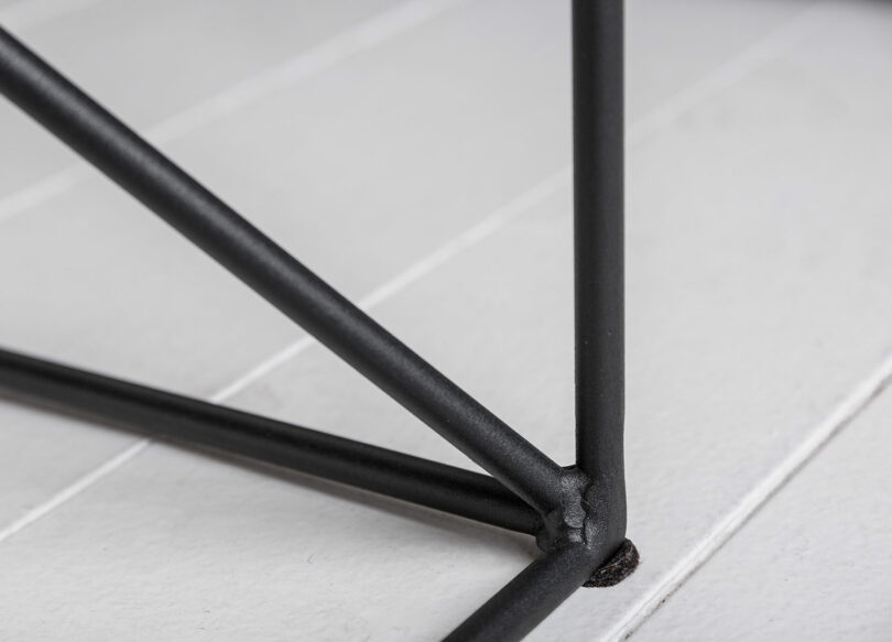 piétement de la table basse en bois