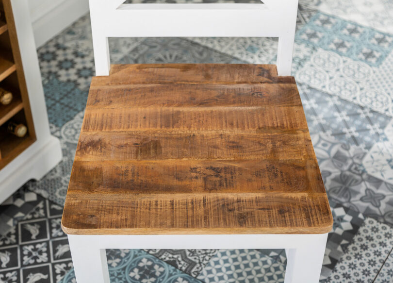 qualité de la chaise en bois massif