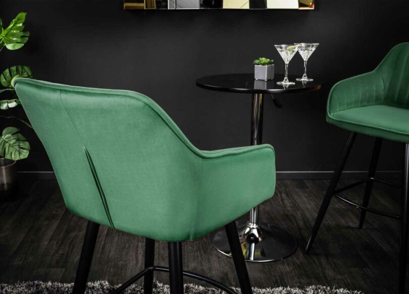 zoom sur les détails de la chaise haute de bar