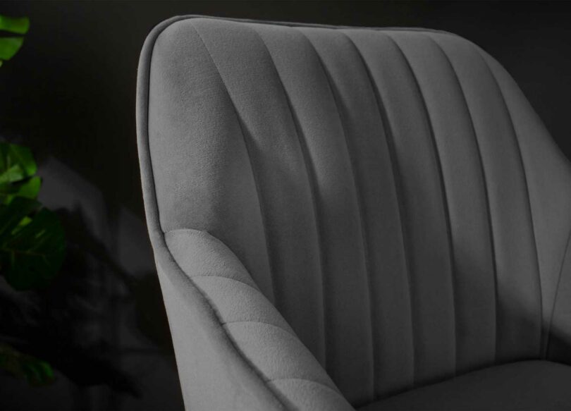 zoom sur les détails des chaises de bar hautes