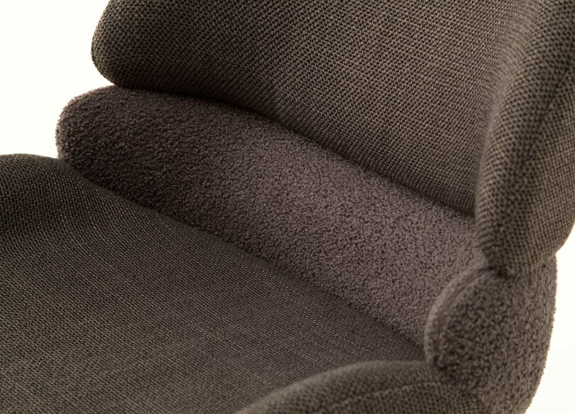 zoom sur les détails du tissu des chaises