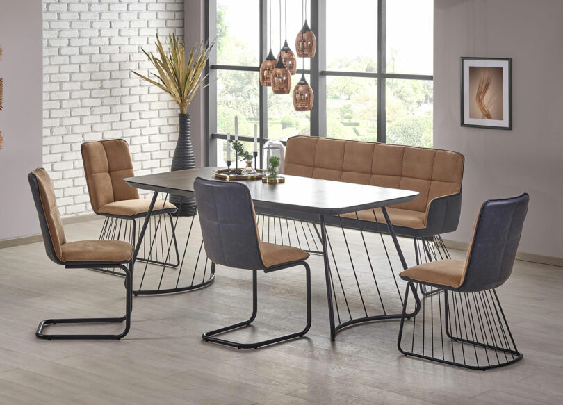 Ambiance de salle à manger table de repas et chaises design