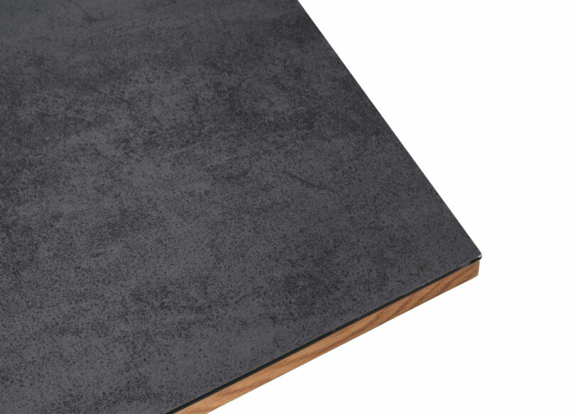Plateau en verre gris foncé de la table à manger