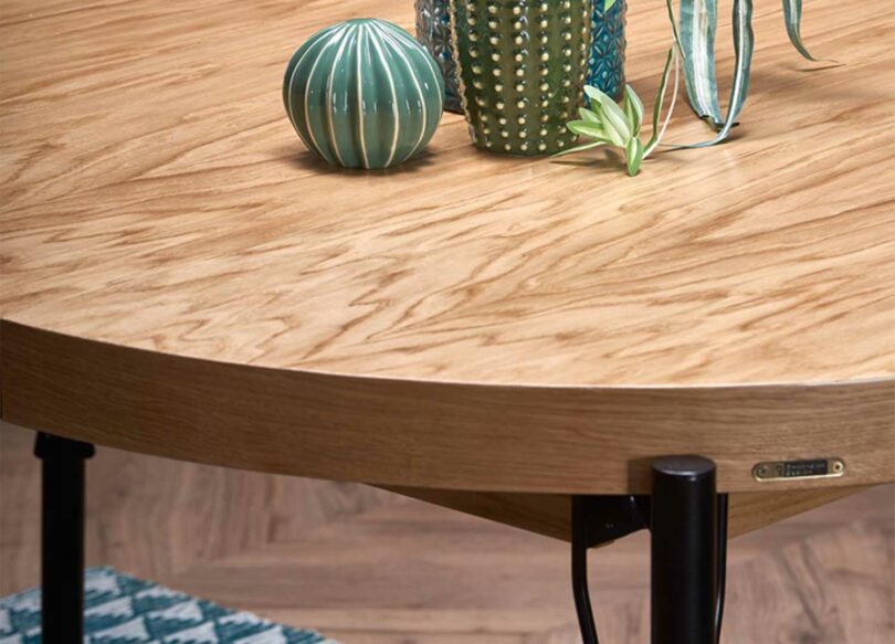 Bois du plateau de la table de repas
