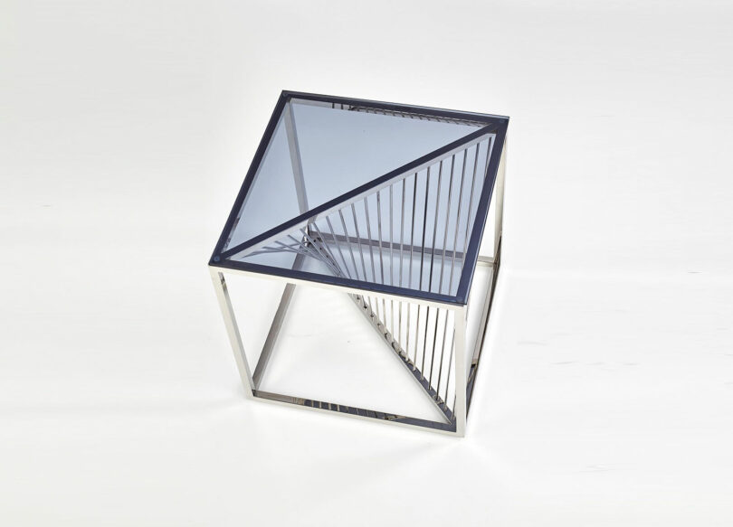 table basse carrée en verre et métal chromé design