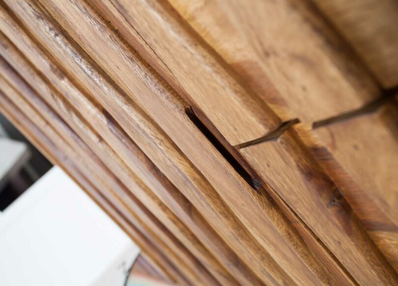Décor des façades en bois massif de Sesham