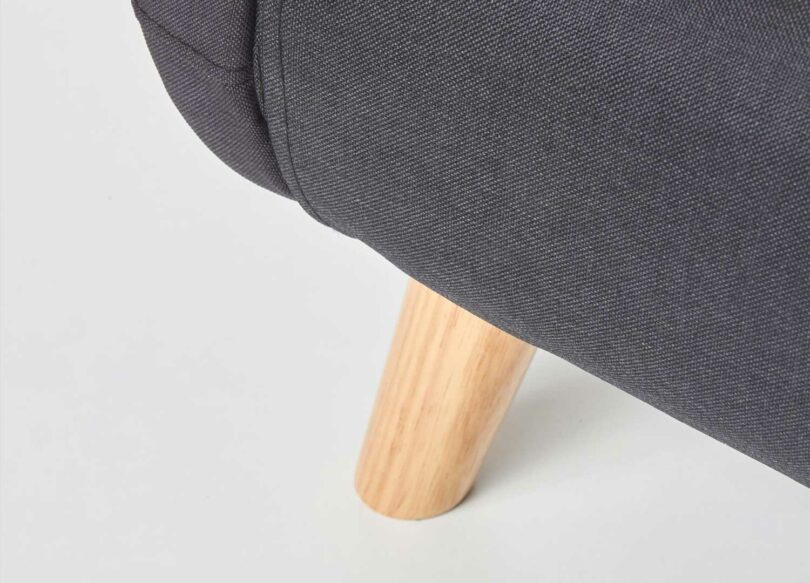 Piétement scandinave du lit double adulte