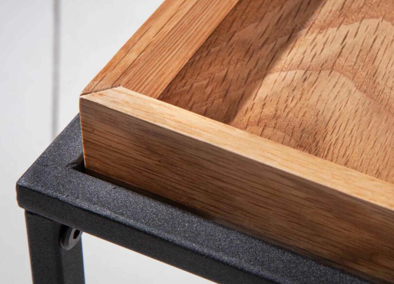 détail qualité du plateau des tables basses