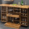 détail du bar en bois pour bouteilles et verres