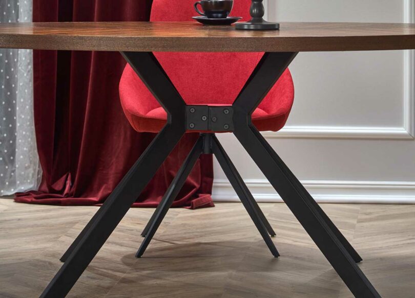 piétement de la table de repas ovale