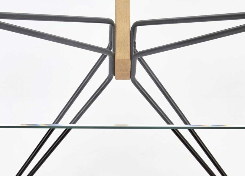détail de la table de repas en verre pas cher