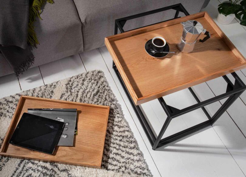 tables basses industrielles avec plateaux amovibles