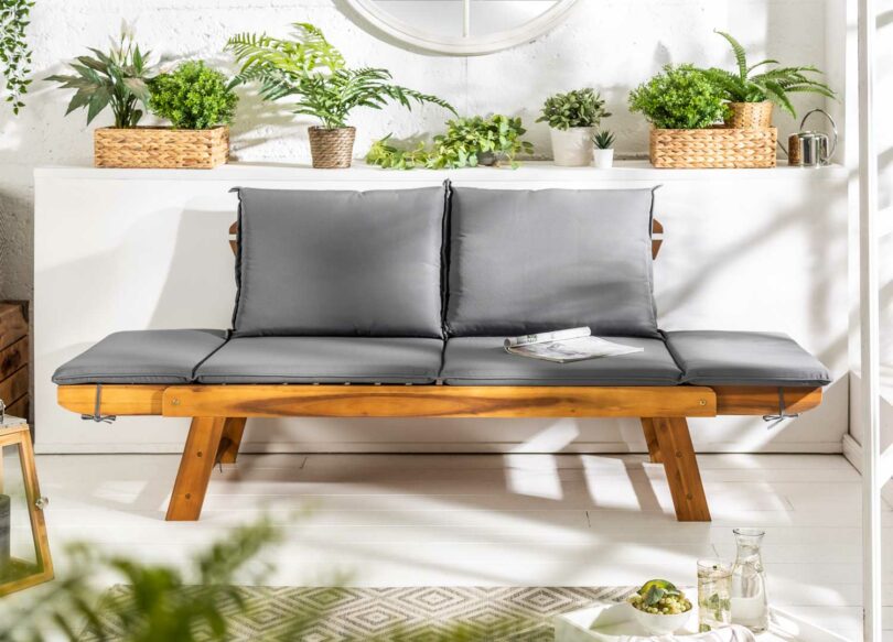 Banquette de jardin dépliée