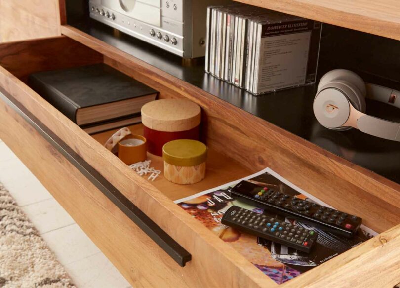 rangement meuble tv en bois d'acacia et métal noir