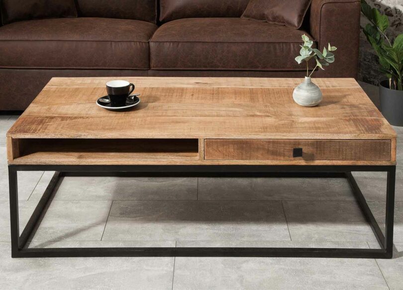 table basse industriel en bois de manguier